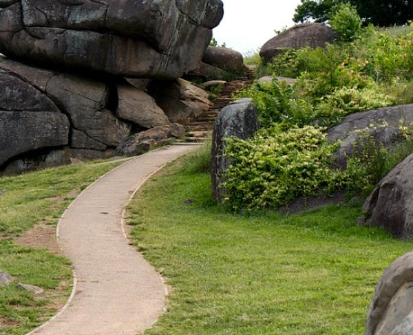 Photograph of a trail leading up to Devil's Den