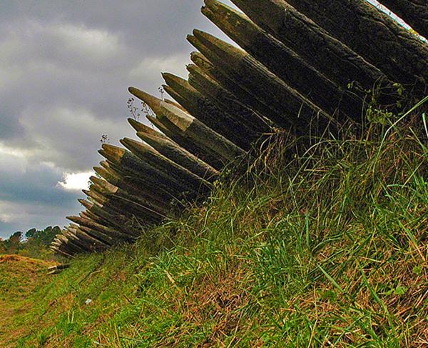 Landscape image of Yorktown battlefield.